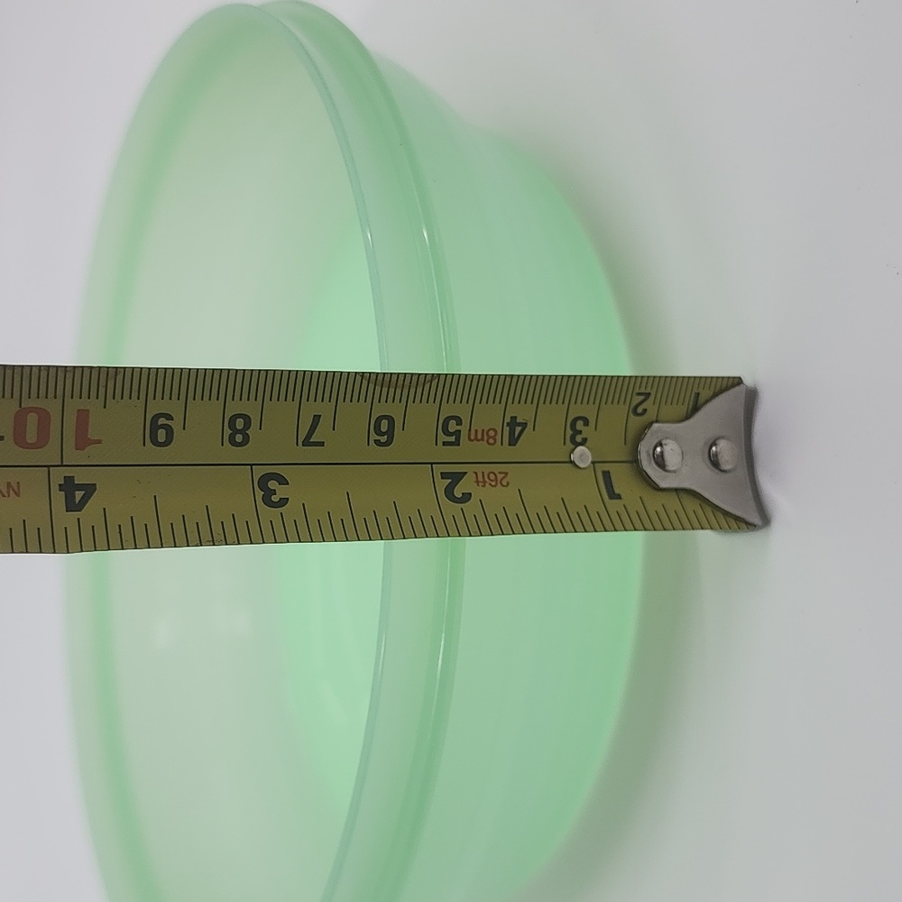 Tupperware Classic Containor New - Picture 5 of 5